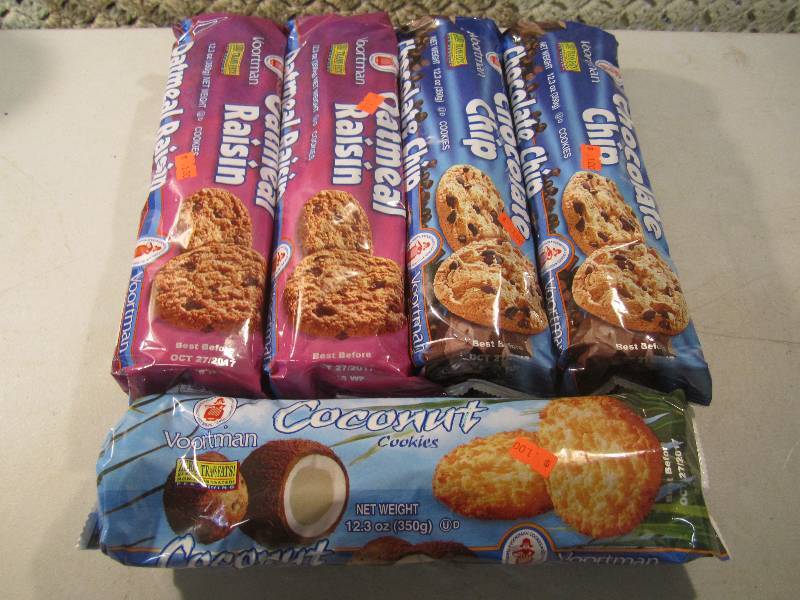 lot 320 image: Mixed Lot of 5 packs of Cookies Cho...