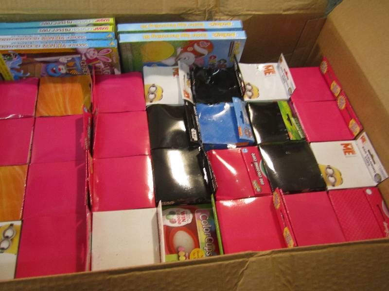 lot 331 image: Large Mixed Box of Egg Coloring Kit...