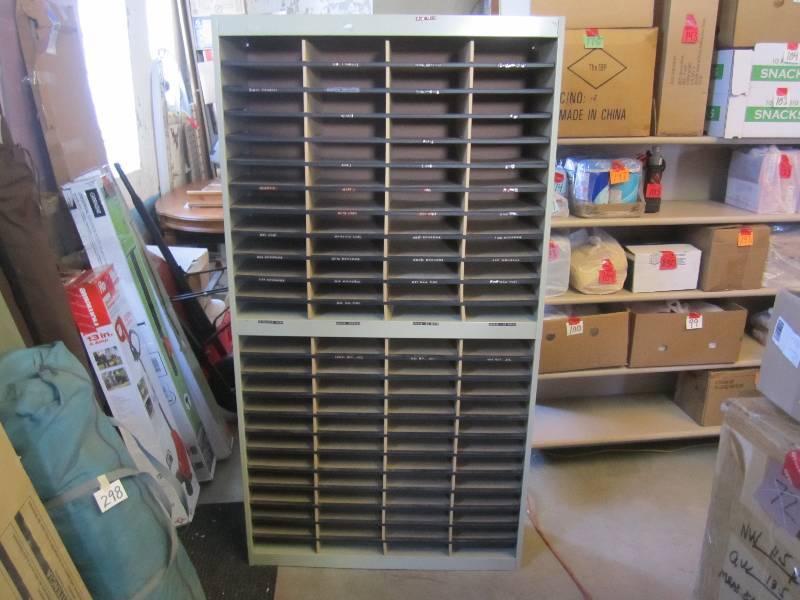lot 333 image: Safco Organizing Shelf 70.75 H x 3...