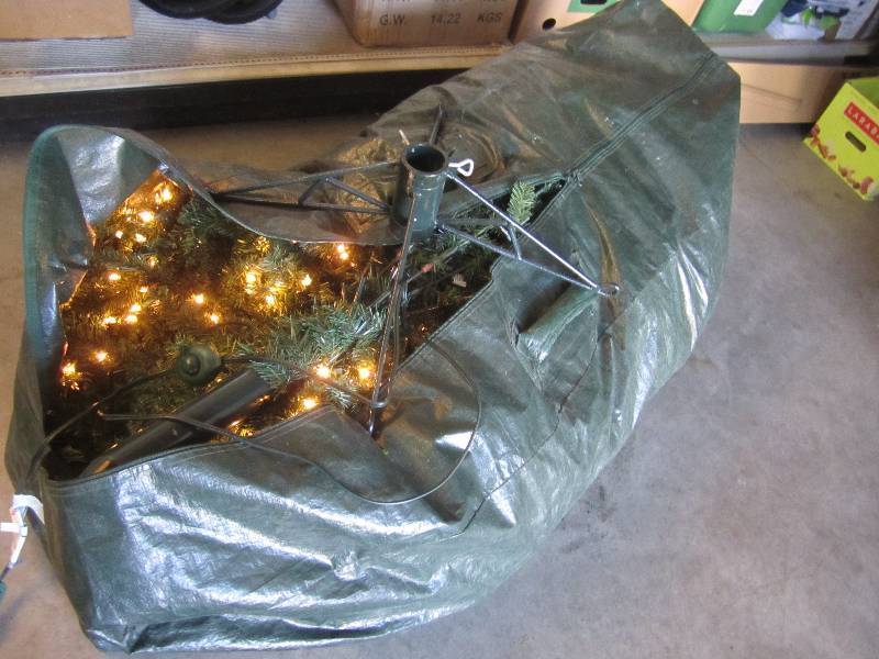 lot 11 image: 9 ft Pre Lit Christmas Tree with St...