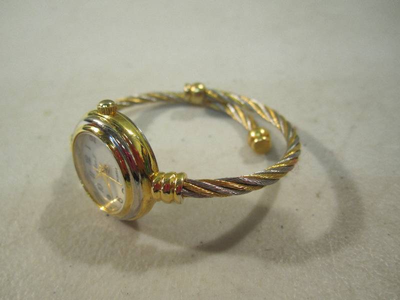 lot 23 image: Alex L Quartz Watch  FS...