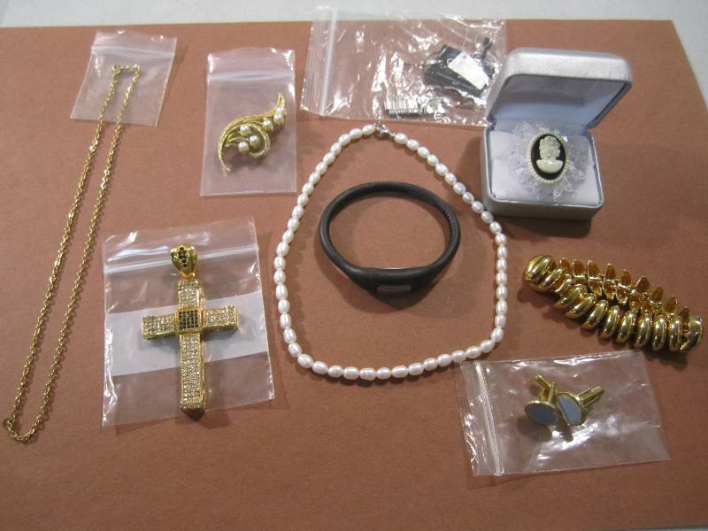 lot 37 image: Misc Jewelry See photos.  FS...