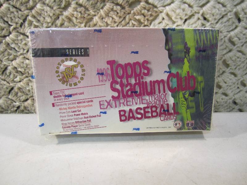 lot 65 image: 1996 Topps Series 1 Stadium Club Ex...