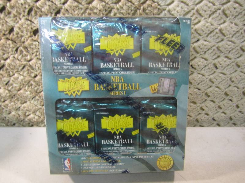 lot 69 image: 1995-96 Fleer Ultra Series 1 NBA Ba...