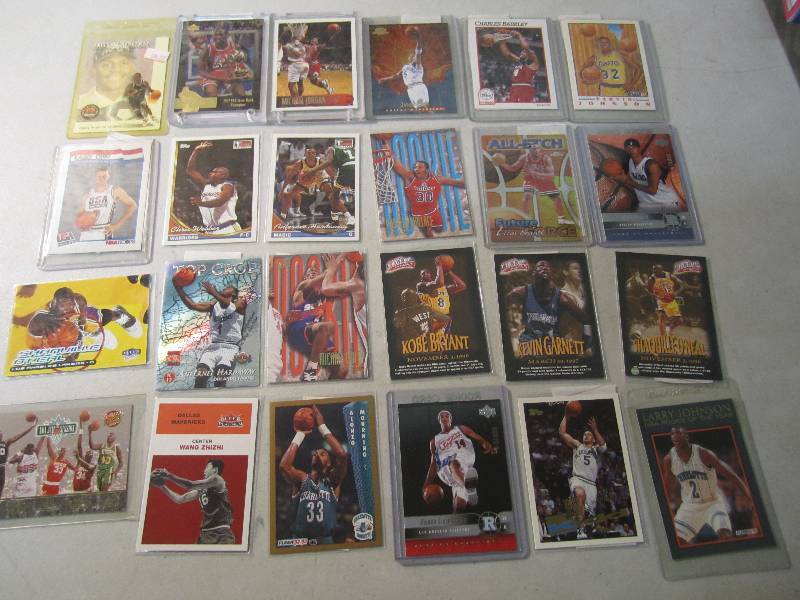 lot 89 image: Lot of 24 Basketball Cards in Sleev...