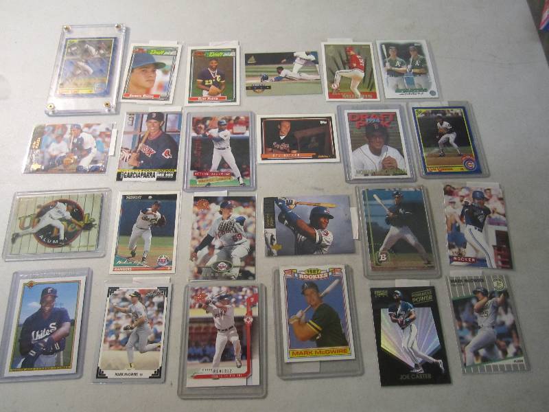 lot 99 image: Lot of 24 Baseball Cards in Sleeves...
