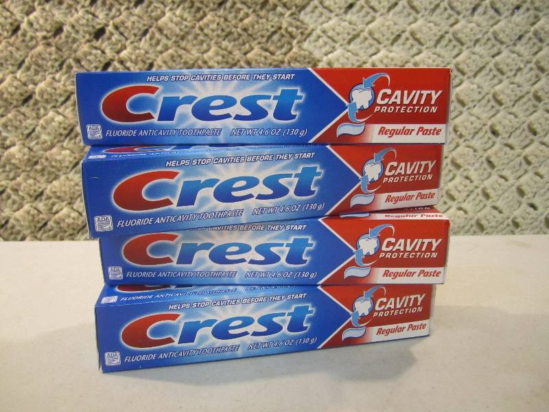 lot 113 image: Lot of 4 Boxes Crest Toothpaste Bes...