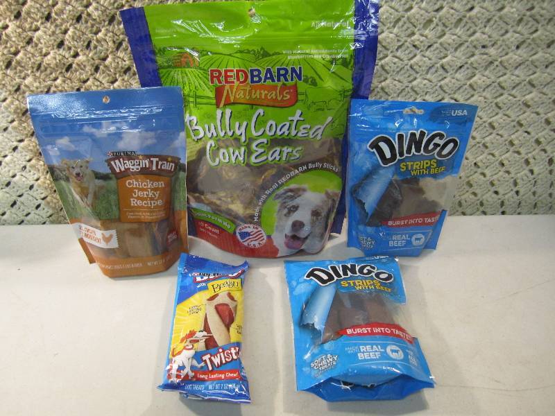 lot 116 image: Mixed Lot of Dog Treats and Chews B...