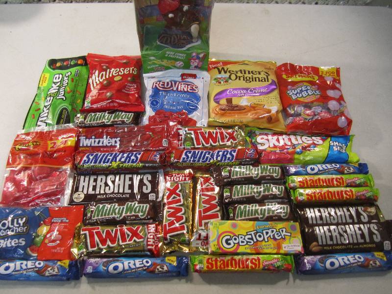 lot 132 image: Lot of Mixed Candy See Photos Best ...