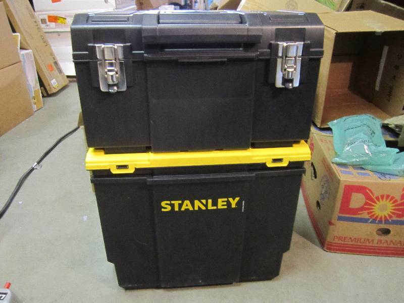 lot 154 image: Stanley Rolling Workshop 3-In-1 Too...