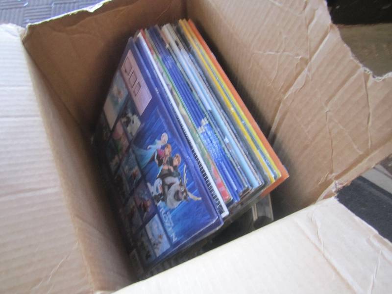 lot 194 image: Box Full of 2017 Picture Calendars ...