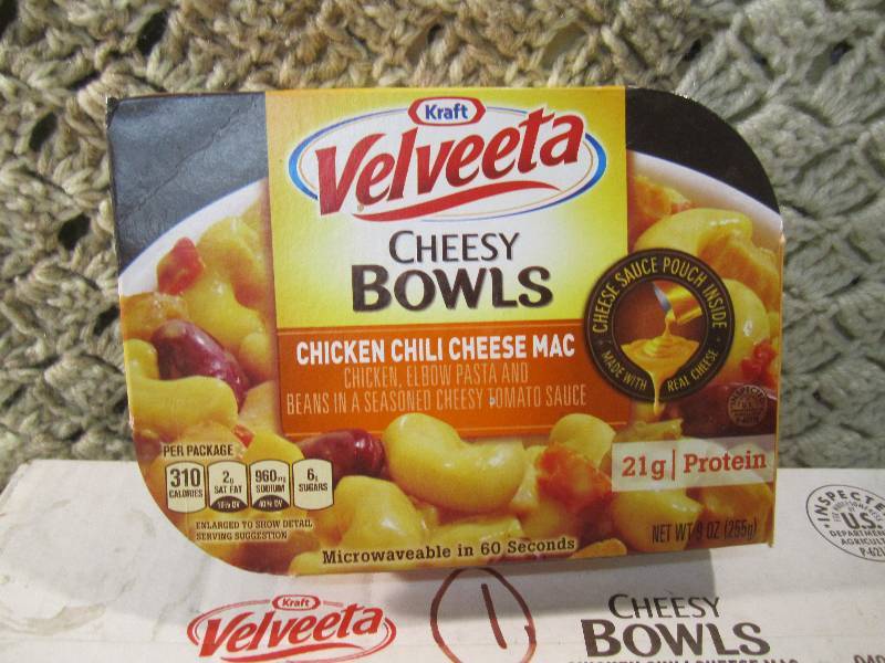 lot 208 image: Box of 6 Kraft Valveeta Cheesy Bowl...