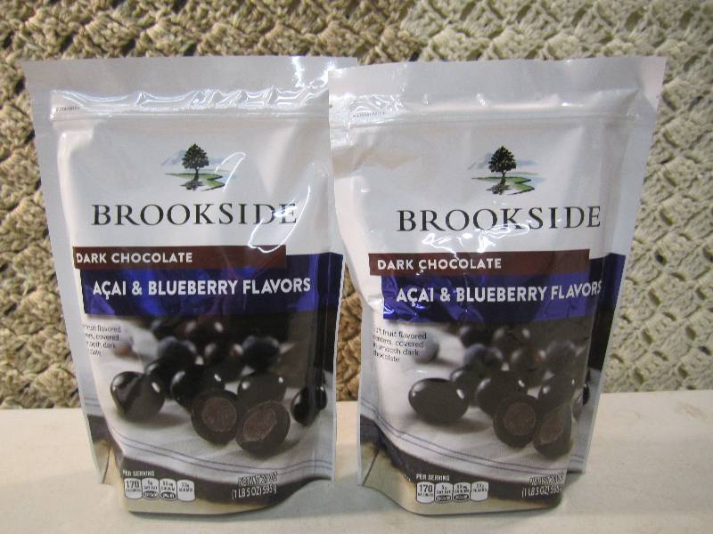 lot 213 image: Lot of 2 Big Bags Brookside Dark Ch...
