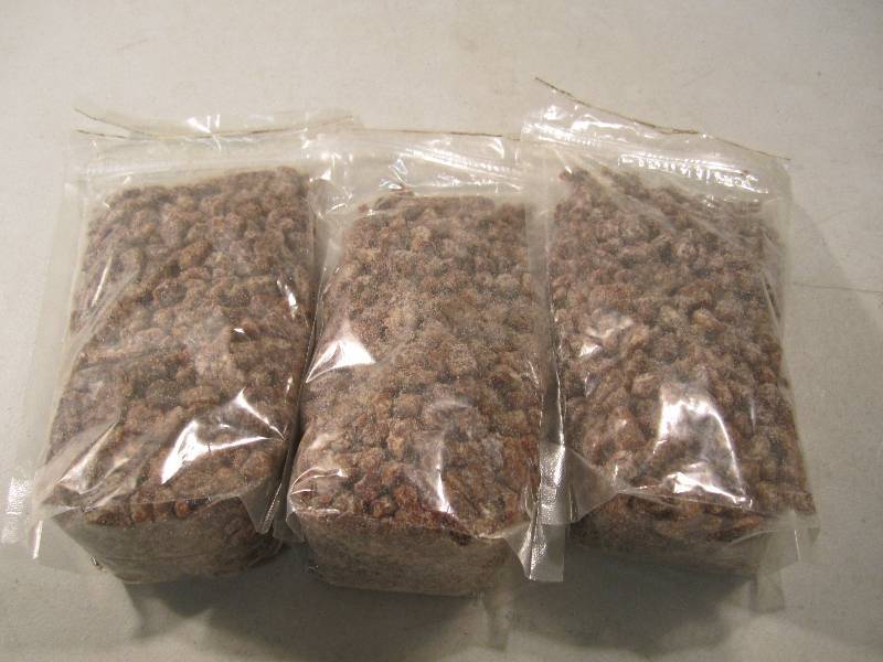 lot 246 image: 3 Pounds of Sugar Coated Dates 3 - ...