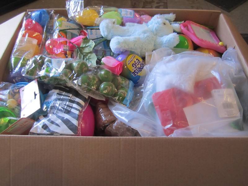 lot 292 image: Large Box Full of Misc Easter small...