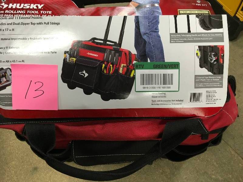 Husky 18 in. Rolling Tool Tote in working condition