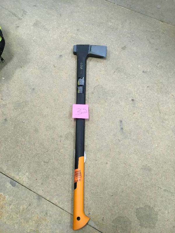 Fiskars Forged Steel Blade, 36 in. FiberComp Handled Super Splitting Axe used