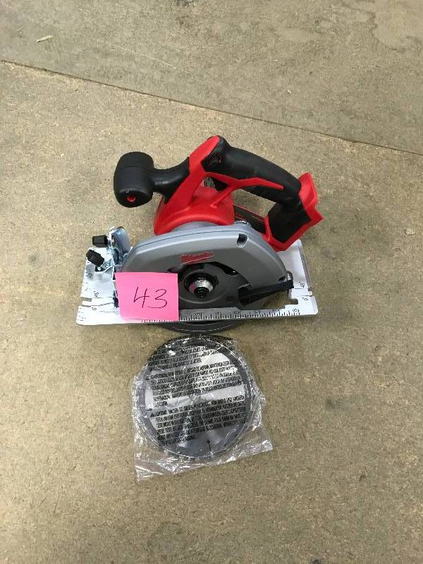 Milwaukee M18 18-Volt Lithium-Ion Cordless 6-12 in. Circular Saw (Tool-Only) open box