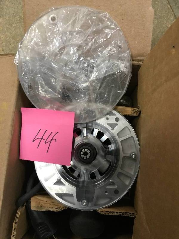 DEWALT 2-14 HP EVS Fixed Base Router with Soft Start not used