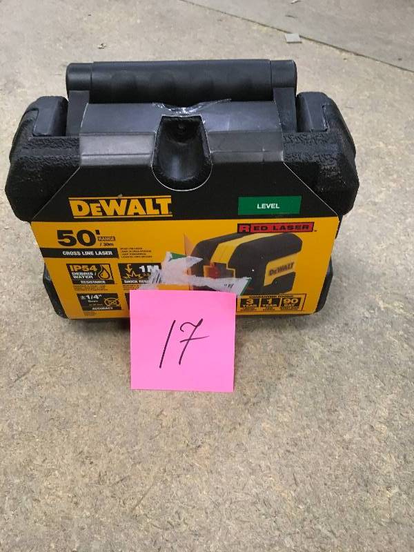 DEWALT Cross Line Green Level in working condition