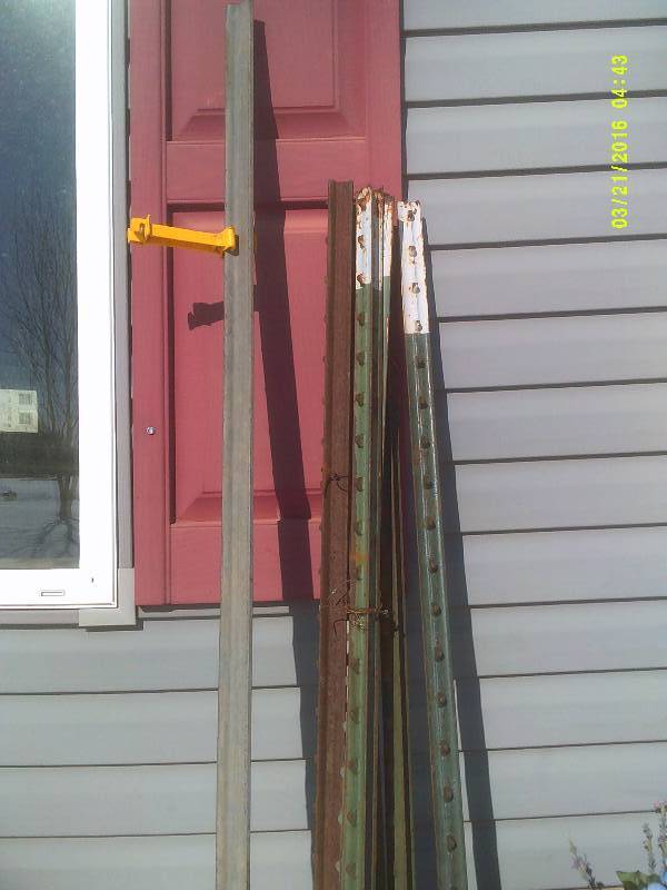 7 STEEL FENCE POSTS
