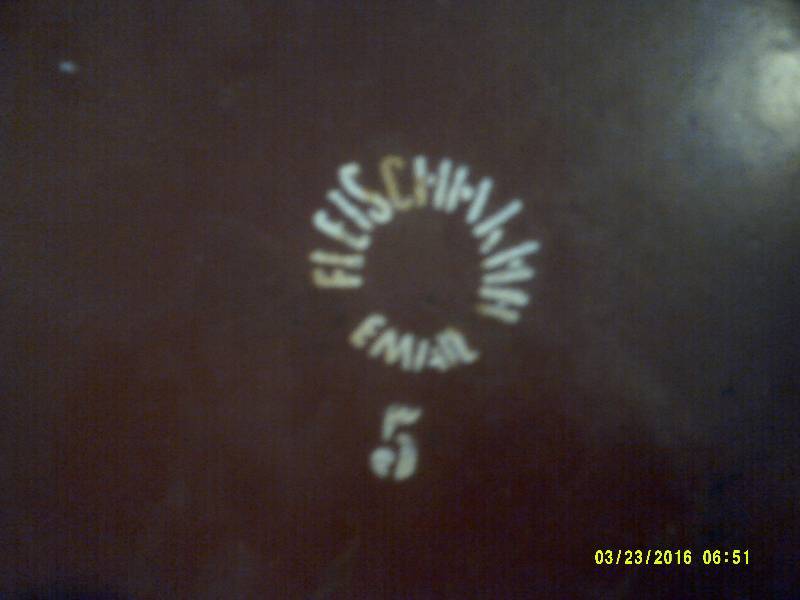 ANTIQUE FLEISCHMAN ENAMEL POT AND PAIL