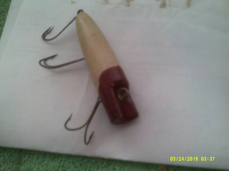 ANTIQUE WOODEN FISH LURE