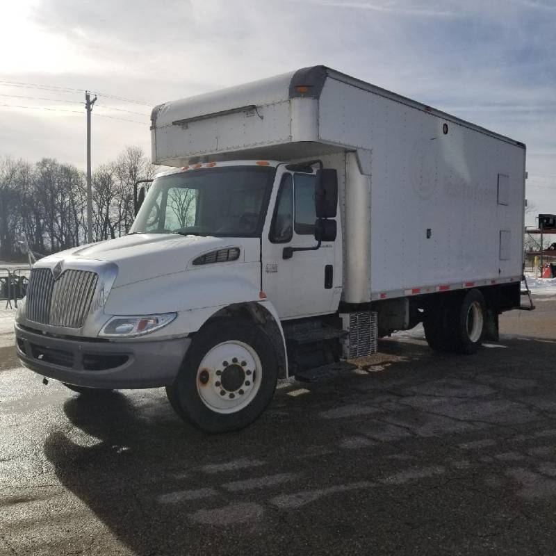 2006 International 4300 Van Box Truck