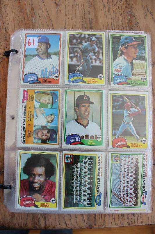 lot 61 image: 1981 Topps Baseball Cards...