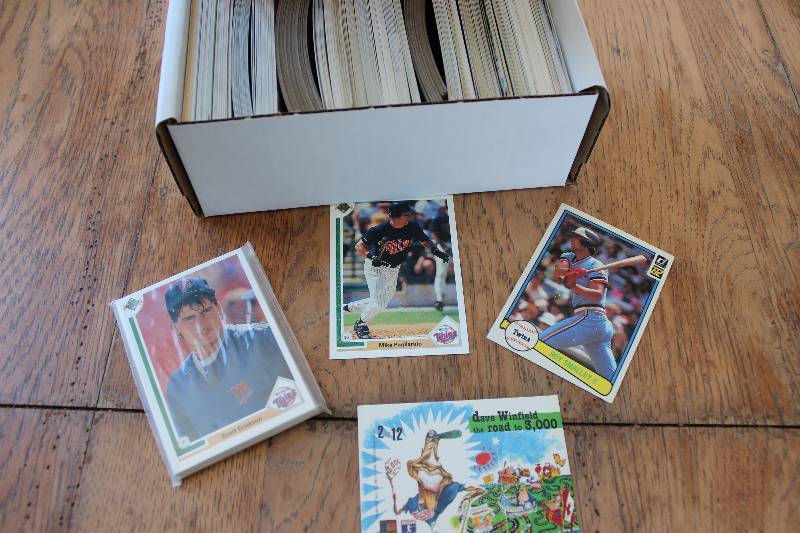 lot 100 image: Box of Minnesota Twins Cards...