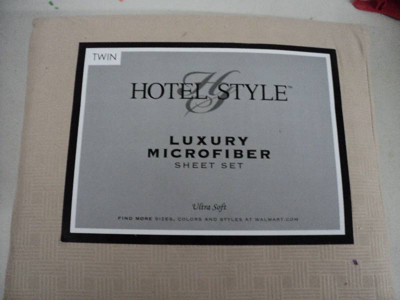 lot 201 image: hotel style luxury microfiber twin ...