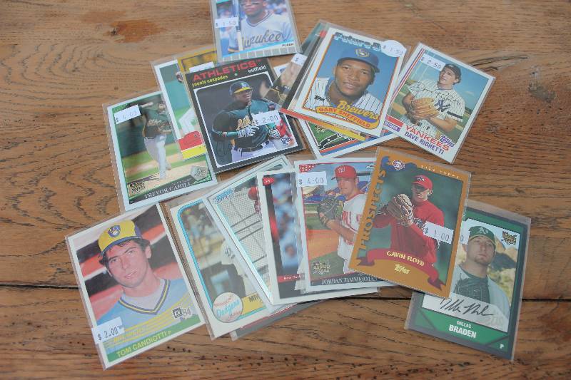 lot 4 image: 20 Baseball Rookie Cards...