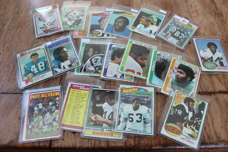lot 6 image: 1970 Football Cards...