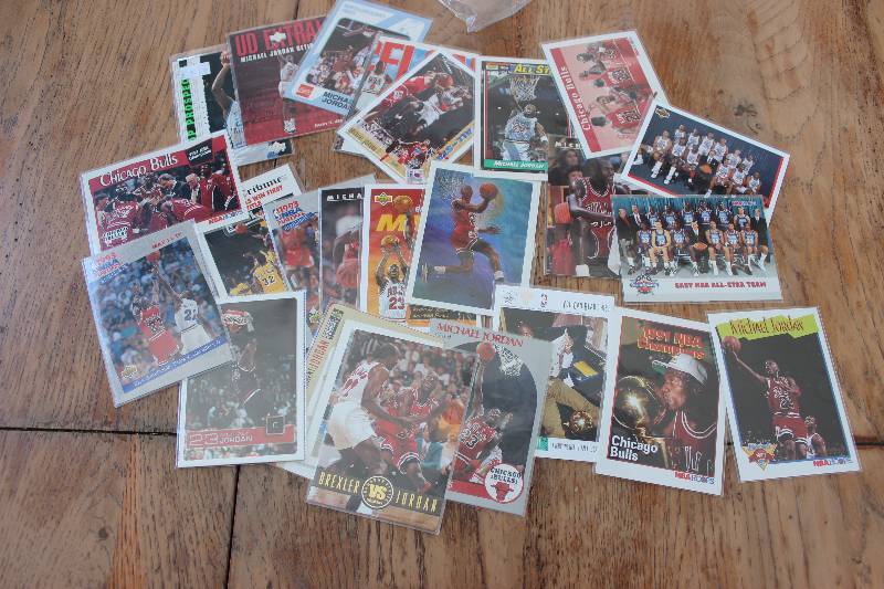 lot 13 image: 25 Michael Jordan Cards...