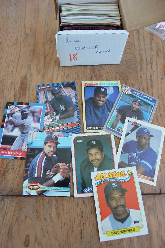 lot 18 image: 100 Dave Winfield Cards...
