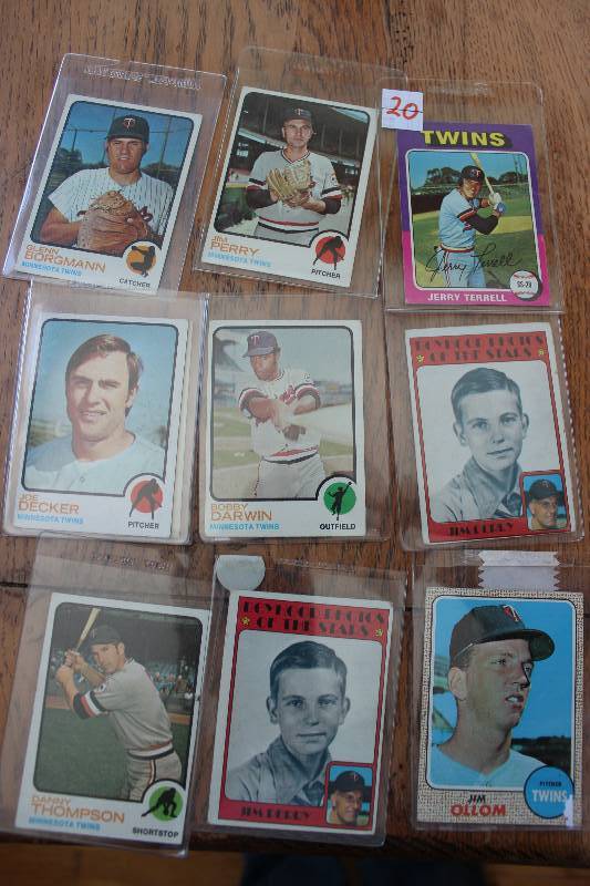 lot 20 image: 1970 Minnesota Twins Cards...