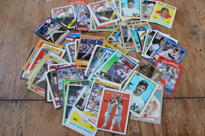 lot 21 image: 75 Don Mattingly Cards...