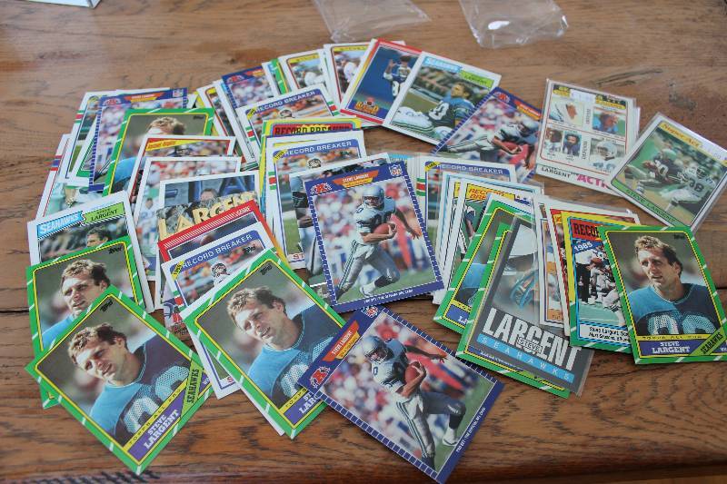 lot 26 image: 75 Steve Largent Cards...