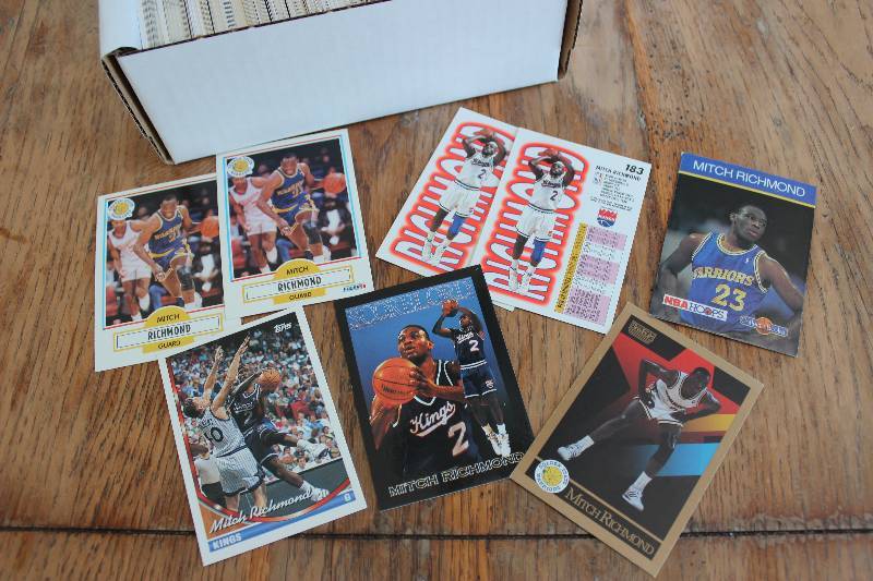 lot 29 image: 400 Mitch Richmond Cards...