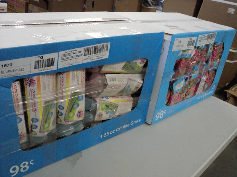 lot 286 image: 1 case of Easter grass and 1 case o...