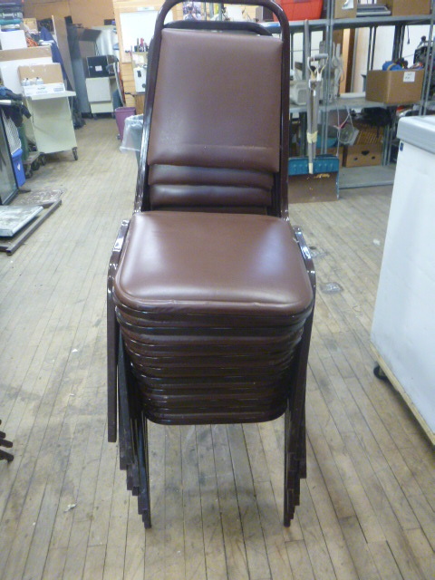 lot 18 image: 10 Stackable Chairs