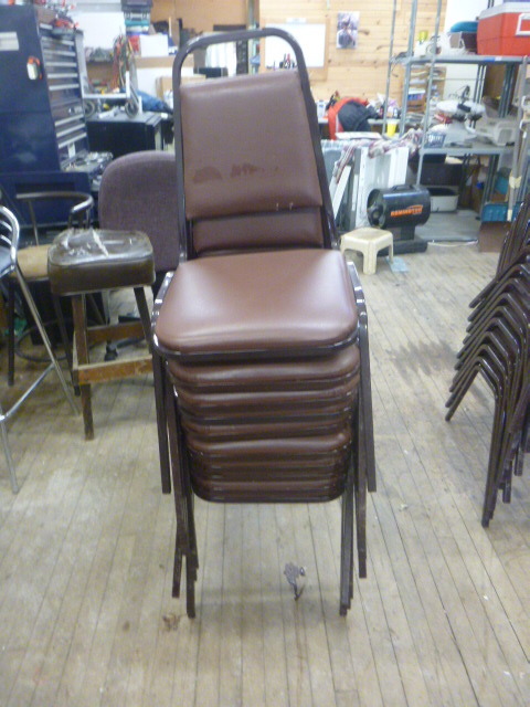 lot 19 image: 10 Stackable Chairs