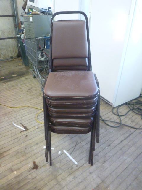 lot 20 image: 9 Stackable Chairs