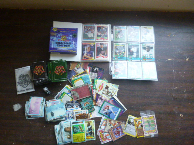 lot 38 image: Miscellaneous Collector Cards