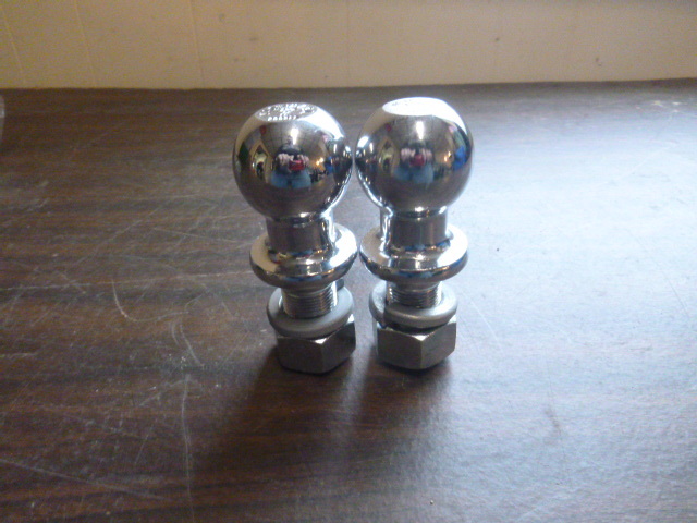 lot 68 image: 2 (1 78) Balls