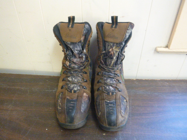 lot 77 image: Itasca Camouflage Waterproof Hunting Boots