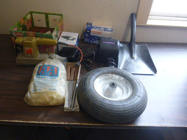 lot 89 image: Miscellaneous Garage Items