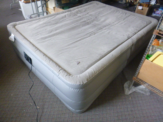 lot 95 image: Intex Air Bed