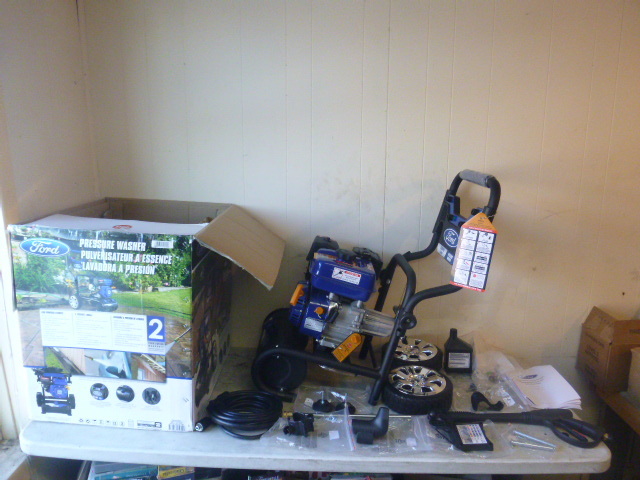 lot 3 image: Ford Gas Powered 2700 PSI Pressure Washer
