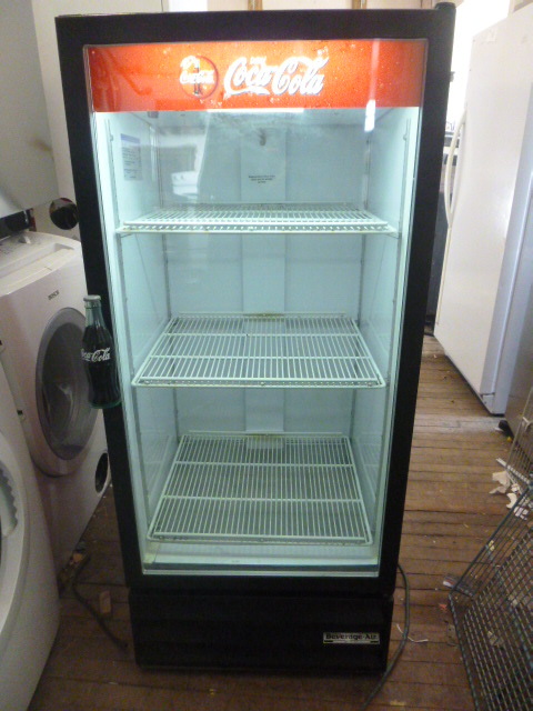 lot 4 image: Coca-Cola Cooler
